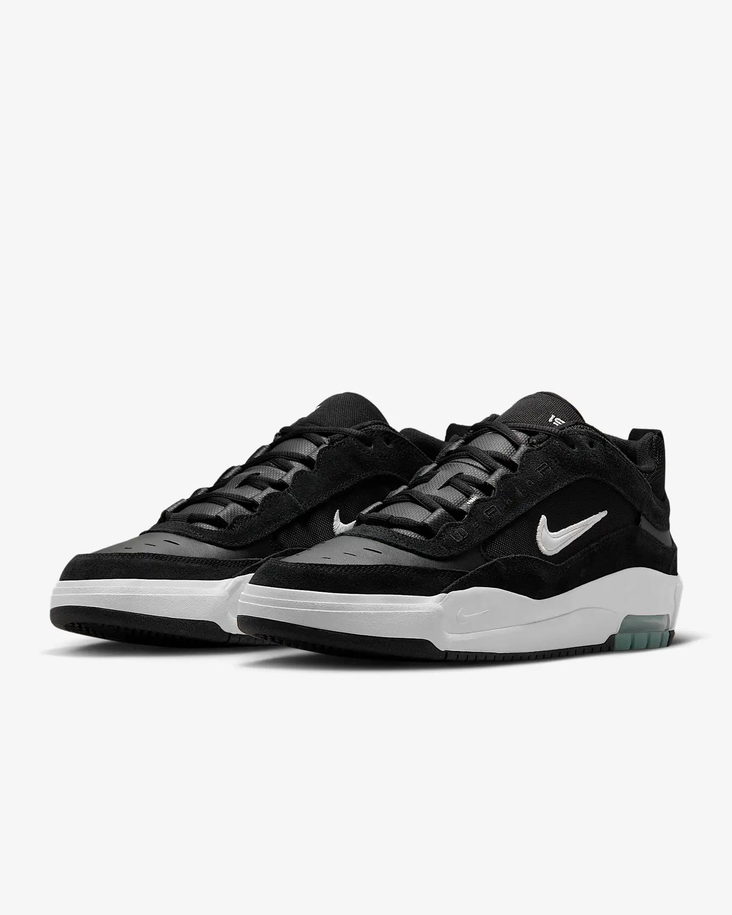 Tenis Nike Air Max Ishod Wair SB Black White