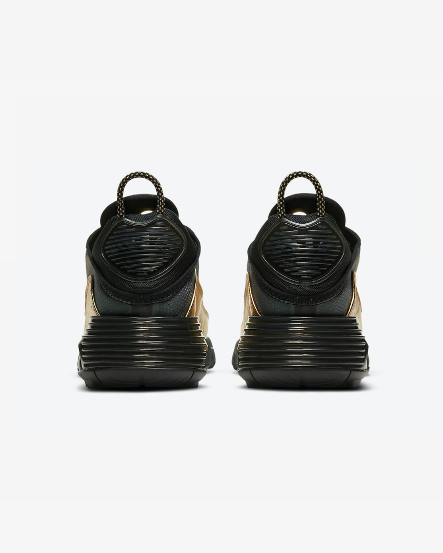 Tenis Nike Air Max 2090 Black Metallic Gold