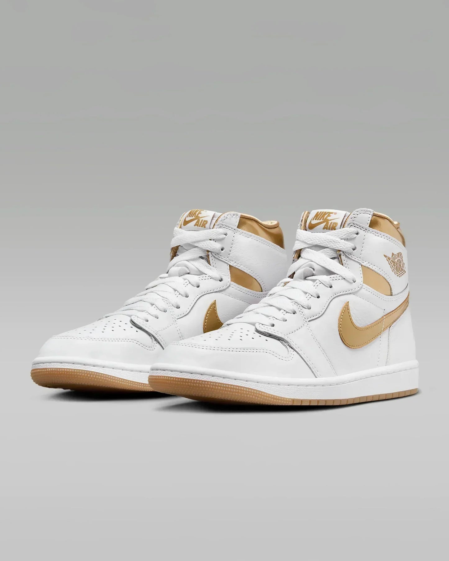 Tenis Nike Air Jordan 1 Retro High OG "White and Gold"