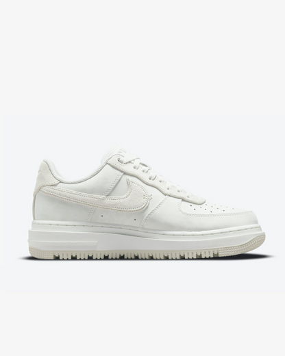 Tenis Nike Air Force 1 Low Luxe Summit White Light Bone