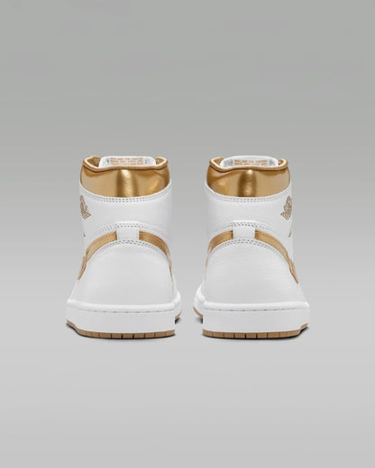 Tenis Nike Air Jordan 1 Retro High OG "White and Gold"