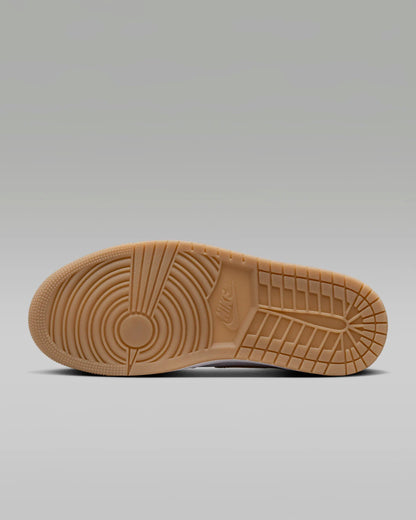 Tenis Nike Air Jordan 1 Retro High OG "White and Gold"